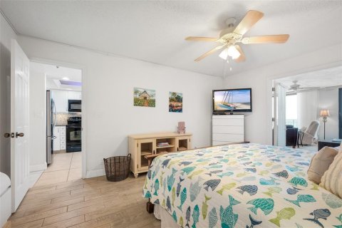 Condo in New Smyrna Beach, Florida, 2 bedrooms  № 1782463 - photo 11