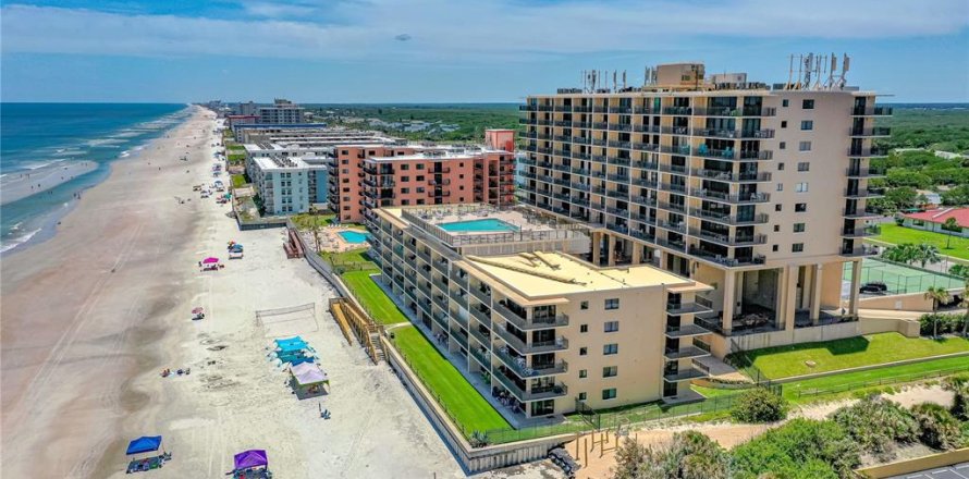 Condo in New Smyrna Beach, Florida, 2 bedrooms  № 1782463