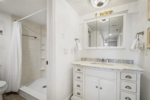 Condo in New Smyrna Beach, Florida, 2 bedrooms  № 1782463 - photo 13