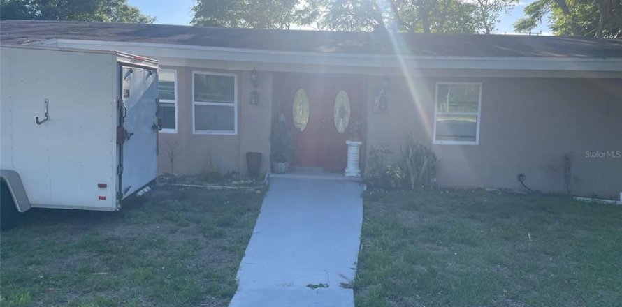 Villa ou maison à Titusville, Floride 4 chambres, 162.76 m2 № 2151120