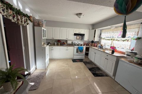 Villa ou maison à vendre à Titusville, Floride: 4 chambres, 162.76 m2 № 2151120 - photo 12