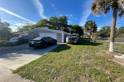 Villa ou maison à vendre à Titusville, Floride: 4 chambres, 162.76 m2 № 2151120 - photo 2