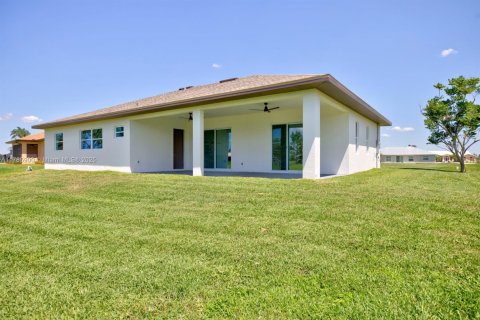 House in Sebring, Florida 3 bedrooms, 206.34 sq.m. № 1701316 - photo 29