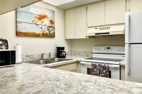 Condo in Sarasota, Florida, 2 bedrooms  № 1853395 - photo 10