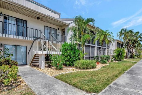Condo in Sarasota, Florida, 2 bedrooms  № 1853395 - photo 27
