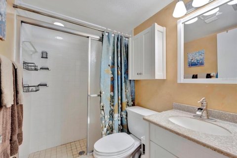 Condo in Sarasota, Florida, 2 bedrooms  № 1853395 - photo 19