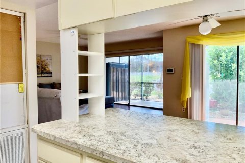 Condo in Sarasota, Florida, 2 bedrooms  № 1853395 - photo 9