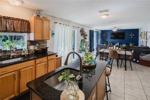 Casa en venta en Kissimmee, Florida, 5 dormitorios, 264.4 m2 № 1857861 - foto 13