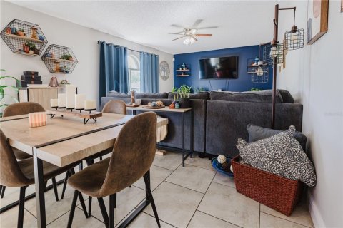 Casa en venta en Kissimmee, Florida, 5 dormitorios, 264.4 m2 № 1857861 - foto 7
