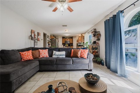 Casa en venta en Kissimmee, Florida, 5 dormitorios, 264.4 m2 № 1857861 - foto 8