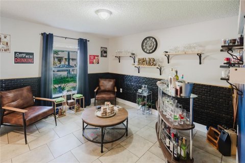Casa en venta en Kissimmee, Florida, 5 dormitorios, 264.4 m2 № 1857861 - foto 3