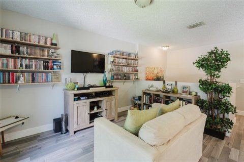 Casa en venta en Kissimmee, Florida, 5 dormitorios, 264.4 m2 № 1857861 - foto 17
