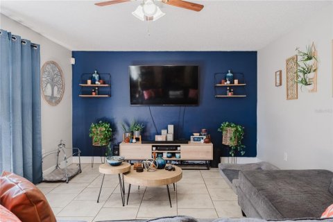 Casa en venta en Kissimmee, Florida, 5 dormitorios, 264.4 m2 № 1857861 - foto 6