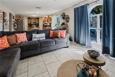 Casa en venta en Kissimmee, Florida, 5 dormitorios, 264.4 m2 № 1857861 - foto 9