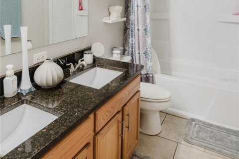 Casa en venta en Kissimmee, Florida, 5 dormitorios, 264.4 m2 № 1857861 - foto 30