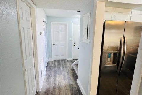 Condo in Orlando, Florida, 2 bedrooms  № 2195335 - photo 5