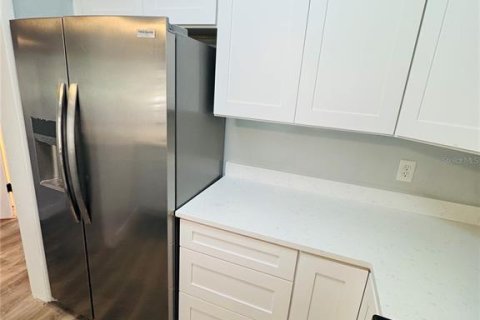 Condo in Orlando, Florida, 2 bedrooms  № 2195335 - photo 6