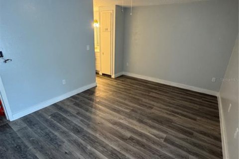 Condo in Orlando, Florida, 2 bedrooms  № 2195335 - photo 18