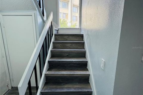 Condo in Orlando, Florida, 2 bedrooms  № 2195335 - photo 14