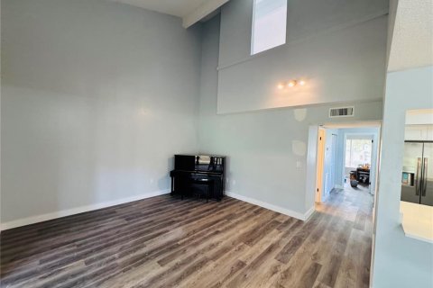 Condo in Orlando, Florida, 2 bedrooms  № 2195335 - photo 13