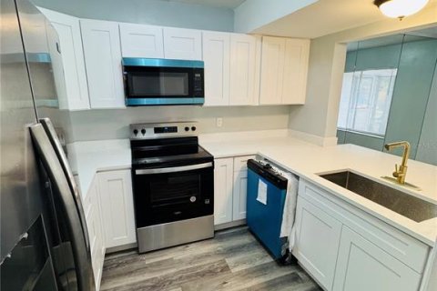 Condo in Orlando, Florida, 2 bedrooms  № 2195335 - photo 7