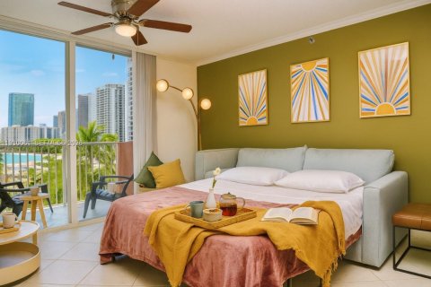 Condominio en alquiler en Aventura, Florida, 1 dormitorio, 69.68 m2 № 2088632 - foto 8