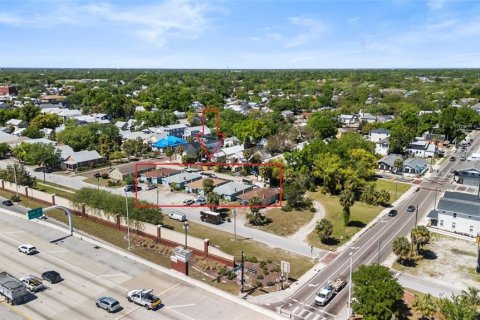 Commercial property in Tampa, Florida 16 bedrooms, 479.38 sq.m. № 1616897 - photo 4