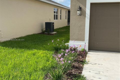 Villa ou maison à louer à Winter Haven, Floride: 4 chambres № 1955495 - photo 3