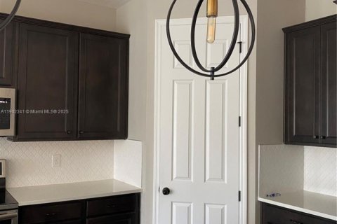 Villa ou maison à louer à Winter Haven, Floride: 4 chambres № 1955495 - photo 6