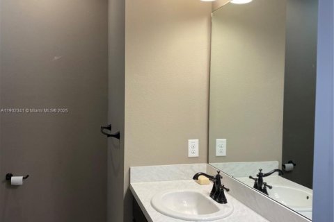 Villa ou maison à louer à Winter Haven, Floride: 4 chambres № 1955495 - photo 5