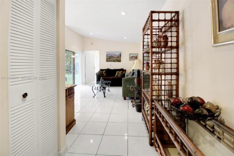 Casa en venta en Miami, Florida, 3 dormitorios, 138.24 m2 № 2011891 - foto 7