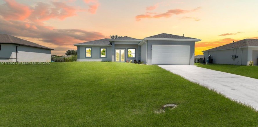 House in Lehigh Acres, Florida 3 bedrooms № 1886532