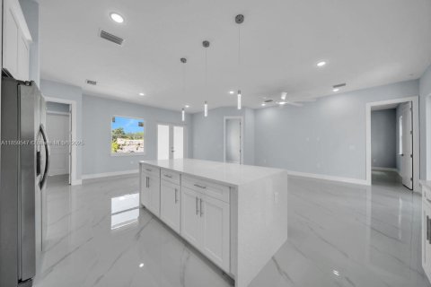 House in Lehigh Acres, Florida 3 bedrooms № 1886532 - photo 11