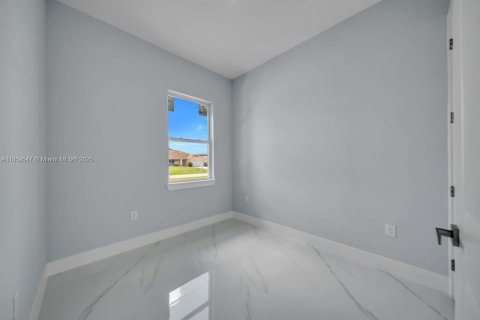 House in Lehigh Acres, Florida 3 bedrooms № 1886532 - photo 25
