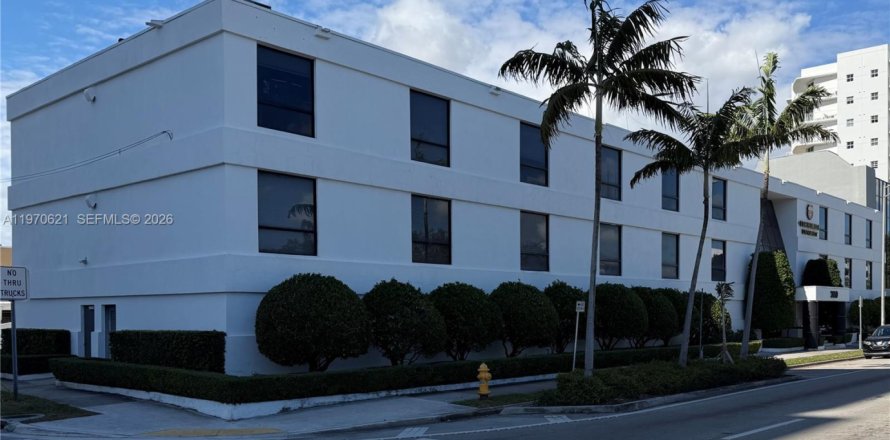 Коммерческая недвижимость в Майами, Флорида № 2031436