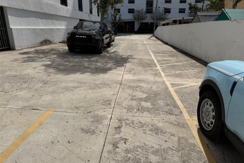 Купить коммерческую недвижимость в Майами, Флорида № 2031436 - фото 8