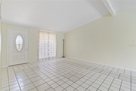 House in Port Charlotte, Florida 4 bedrooms, 121.33 sq.m. № 2217003 - photo 9
