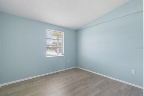 House in Port Charlotte, Florida 4 bedrooms, 121.33 sq.m. № 2217003 - photo 24