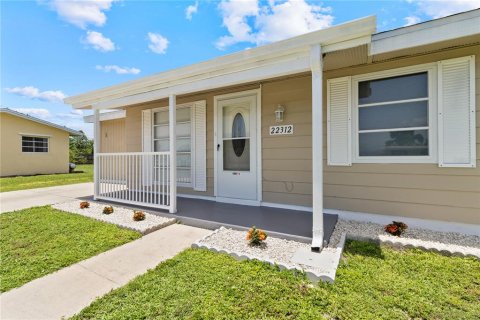 House in Port Charlotte, Florida 4 bedrooms, 121.33 sq.m. № 2217003 - photo 4