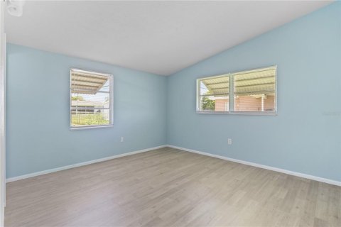 House in Port Charlotte, Florida 4 bedrooms, 121.33 sq.m. № 2217003 - photo 17