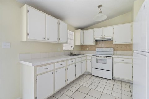 House in Port Charlotte, Florida 4 bedrooms, 121.33 sq.m. № 2217003 - photo 11