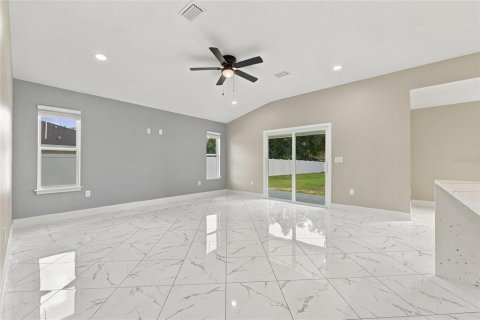 House in Leesburg, Florida 3 bedrooms, 139.35 sq.m. № 2428651 - photo 6