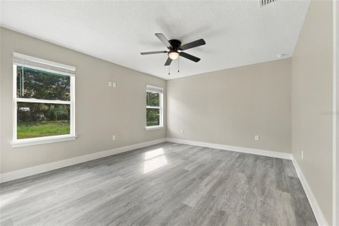 House in Leesburg, Florida 3 bedrooms, 139.35 sq.m. № 2428651 - photo 19
