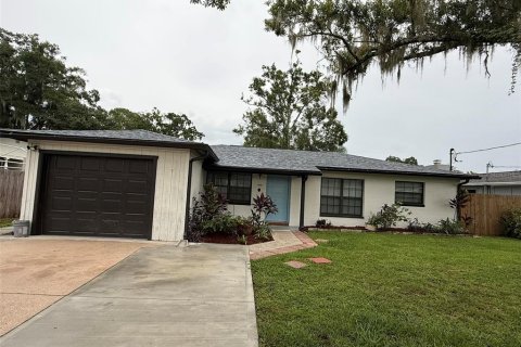 House in Plant City, Florida 3 bedrooms, 105.54 sq.m. № 1912982 - photo 1