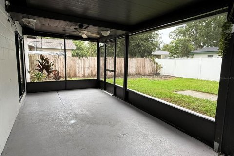 House in Plant City, Florida 3 bedrooms, 105.54 sq.m. № 1912982 - photo 7