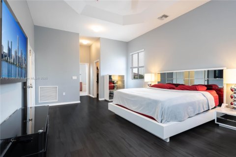 Casa en venta en Cutler Bay, Florida, 4 dormitorios, 220.83 m2 № 1966079 - foto 29