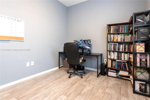 Casa en venta en Cutler Bay, Florida, 4 dormitorios, 220.83 m2 № 1966079 - foto 24