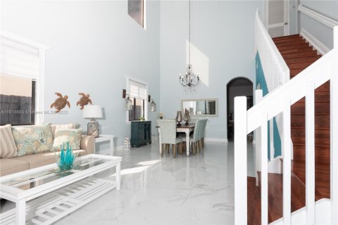 Casa en venta en Cutler Bay, Florida, 4 dormitorios, 220.83 m2 № 1966079 - foto 6