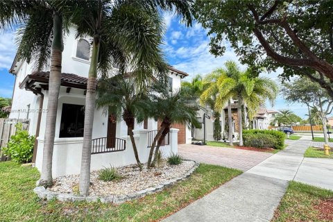 Casa en venta en Cutler Bay, Florida, 4 dormitorios, 220.83 m2 № 1966079 - foto 11