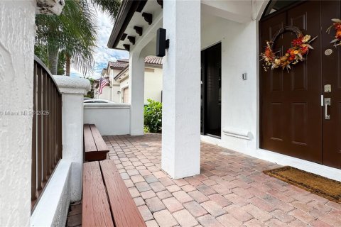 Casa en venta en Cutler Bay, Florida, 4 dormitorios, 220.83 m2 № 1966079 - foto 12
